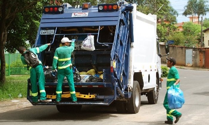Por R$ 0,90 na tonelada, prefeitura muda empresa que faz coleta do lixo