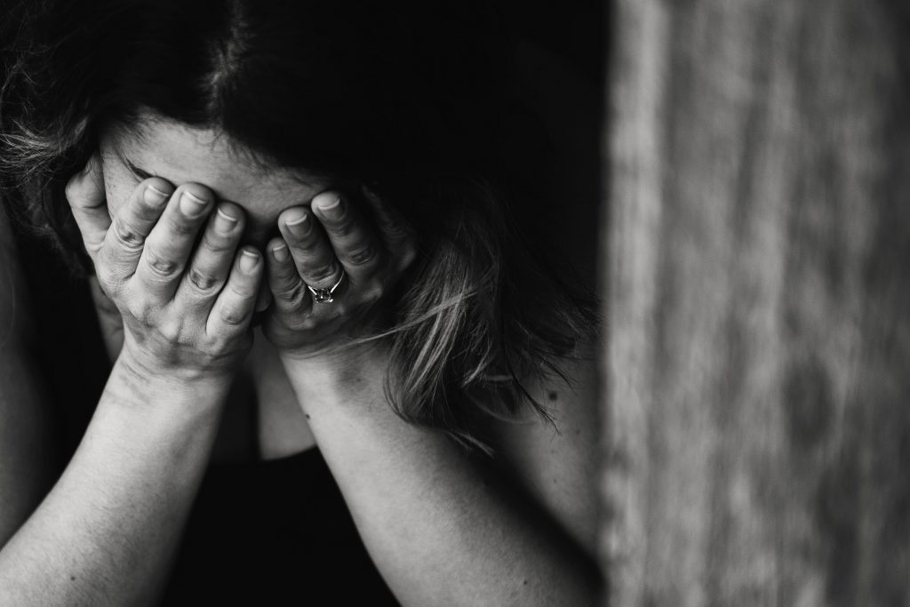 Contra pedido da mãe, adolescente denuncia padrasto que a estuprava há dois anos