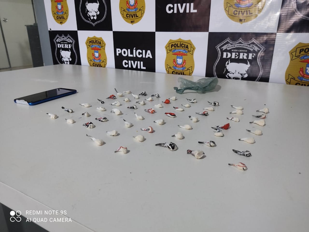 Polícia Civil prende 4 jovens por tráfico de drogas e associação para o tráfico