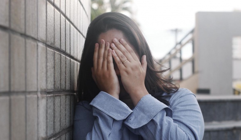 Menina de 14 anos é estuprada pelo cunhado dentro de casa