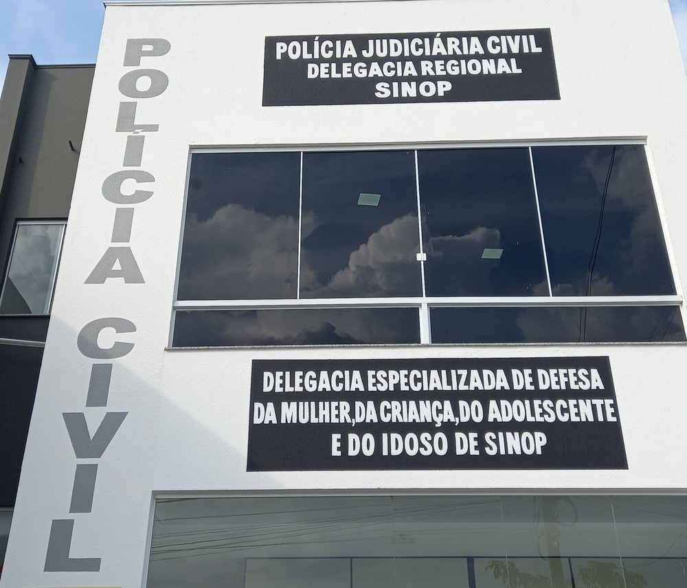Homem tenta matar mulher e abre cova no quintal para enterrá-la em Sinop