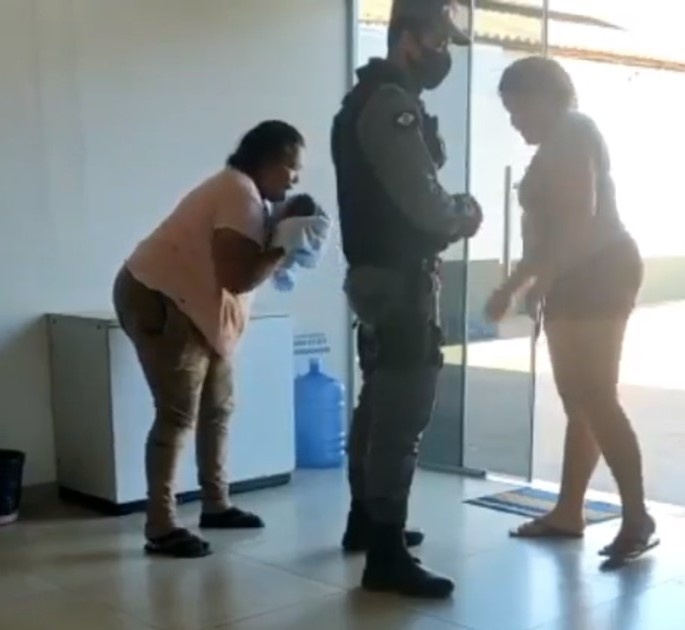 PM do Mato Grosso viraliza ao participar de ‘simpatia para tirar mau-olhado'