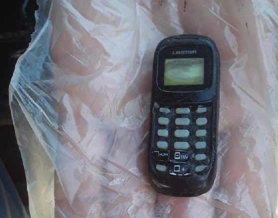 Após 40 dias, preso que engoliu celular passa por cirurgia para retirada de objeto