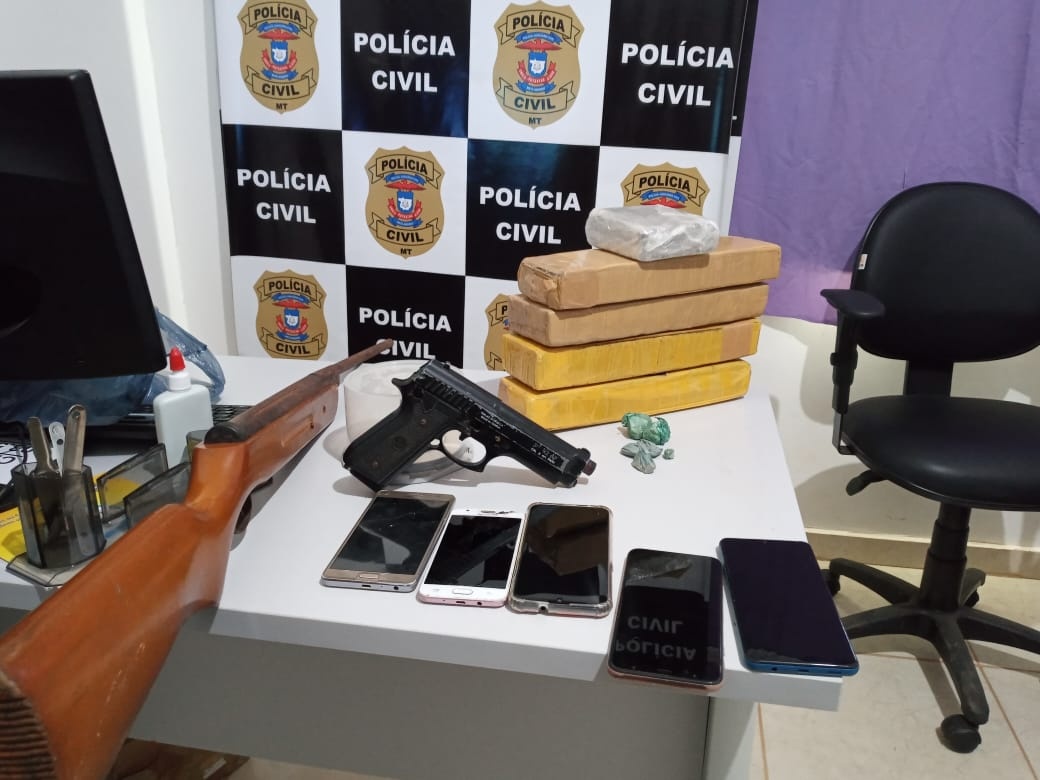 Polícia Civil apreende 5 tabletes de maconha e arma de fogo