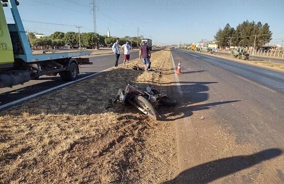 Motociclista quebra perna em acidente na BR-163