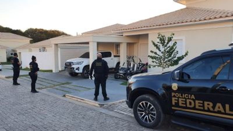 Casas dos secretários de Saúde e de Gestão são alvos da PF; Possas também é investigado