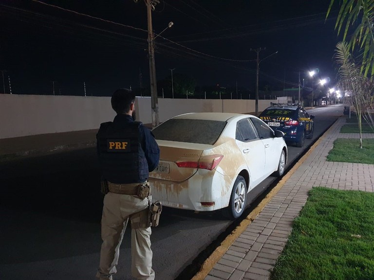 PRF recupera em Sinop carro roubado em Cuiabá