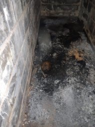 Corpo de mulher é encontrado carbonizado em barracão