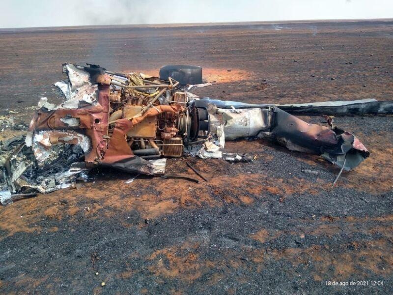 Helicóptero que voava baixo cai e explode em área rural de Mato Grosso