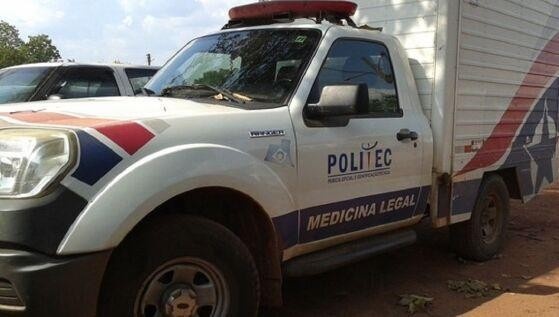 Vizinhos encontram idoso nu morto dentro de casa