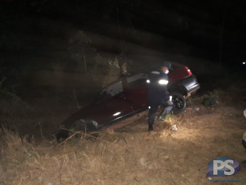 Sorriso: carro é encontrado caído dentro de valeta