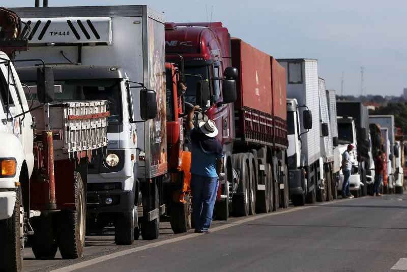 Caminhoneiros prometem trancar a BR163 por tempo indeterminado