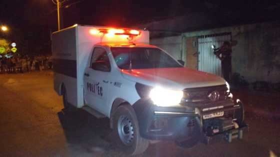 Adolescente é executado a tiros no meio da rua