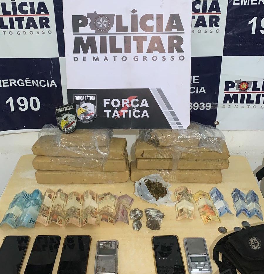 Força Tática prende suspeitos com 8 kg de maconha