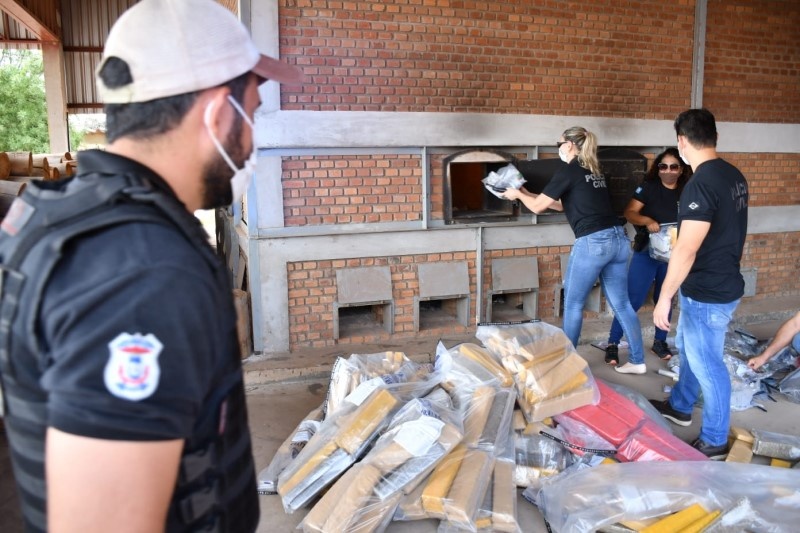 Mais 800 quilos de entorpecente são incinerados pela PJC