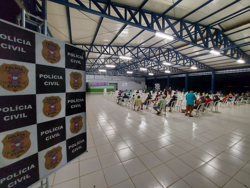Polícia Civil realiza ciclo de palestras sobre violência contra a mulher em Claúdia