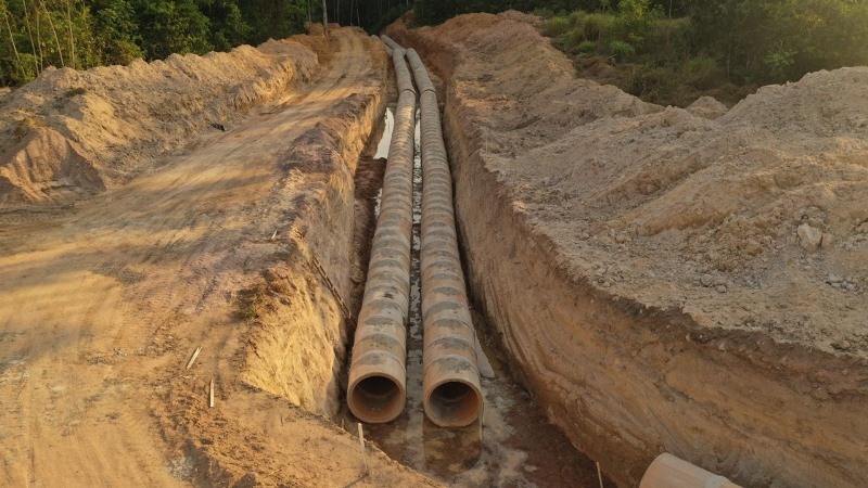 Prefeitura não atualiza valores e empresa decide paralisar obras de asfalto