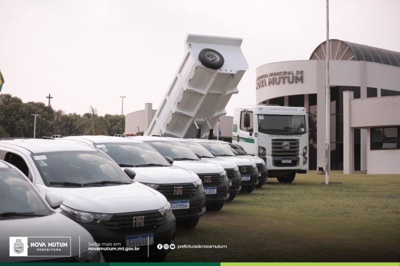 Prefeitura entrega novas frotas de veículos