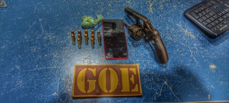 Dois são detidos com arma de fogo em zona rural de Feliz Natal