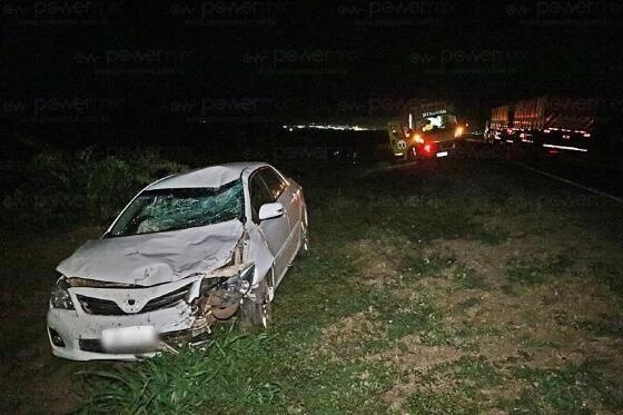 Duas pessoas morrem em acidente entre carro e moto na BR-163