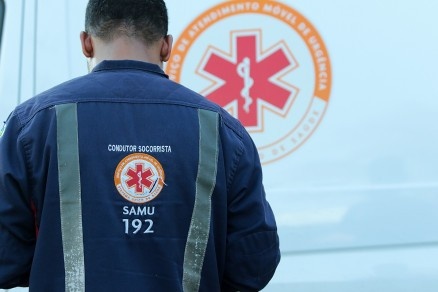 Homem é preso após tentar matar a tiros a ex em estádio