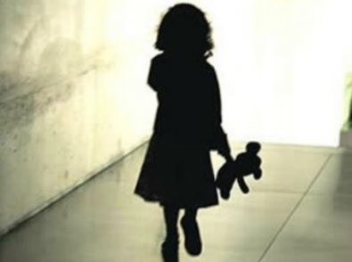 Menina de 9 anos sofre estupros do vizinho; polícia investiga