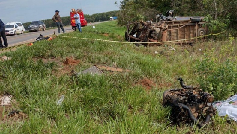 Identificadas vítimas de acidente entre van e SW4 que matou 13 pessoas