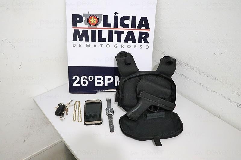 Jovem de 22 anos é preso com simulacro de arma de fogo