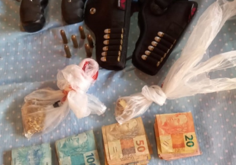 Polícia faz ação contra grupo que exigia “taxa” de moradores
