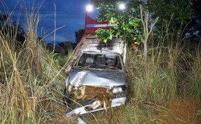 Motorista capota carro e morre após recusar ajuda