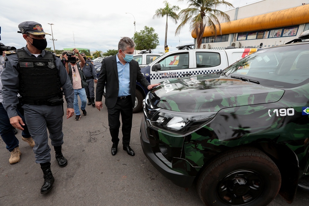 Governo investe R$ 24,2 milhões e entrega helicóptero, viaturas e fardamento para as forças de segurança de MT
