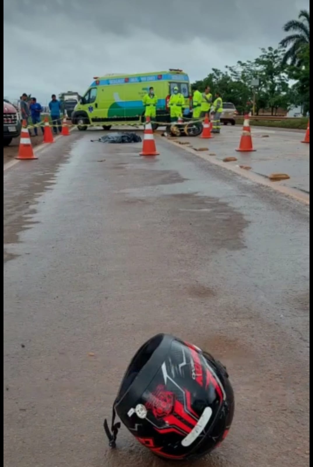 Jovem morre após ser atropelada por caminhão na BR-163 em Sinop