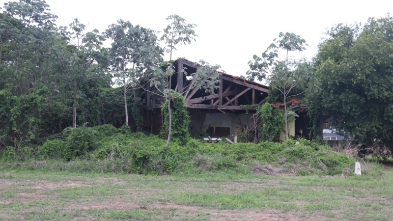 Prédio histórico sabotado completa 8 anos em ruínas