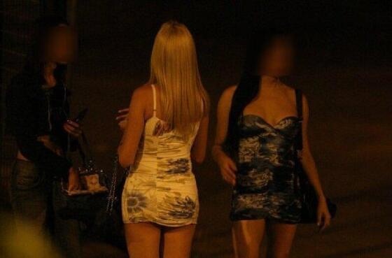 Travesti usa faca para ameaçar 'cliente' e obriga fazer pix de R$ 4 mil