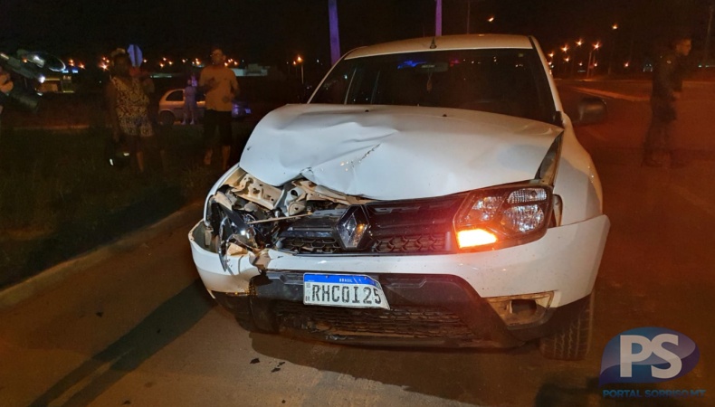 Sorriso: homem é socorrido em estado grave após batida entre moto e caminhonete