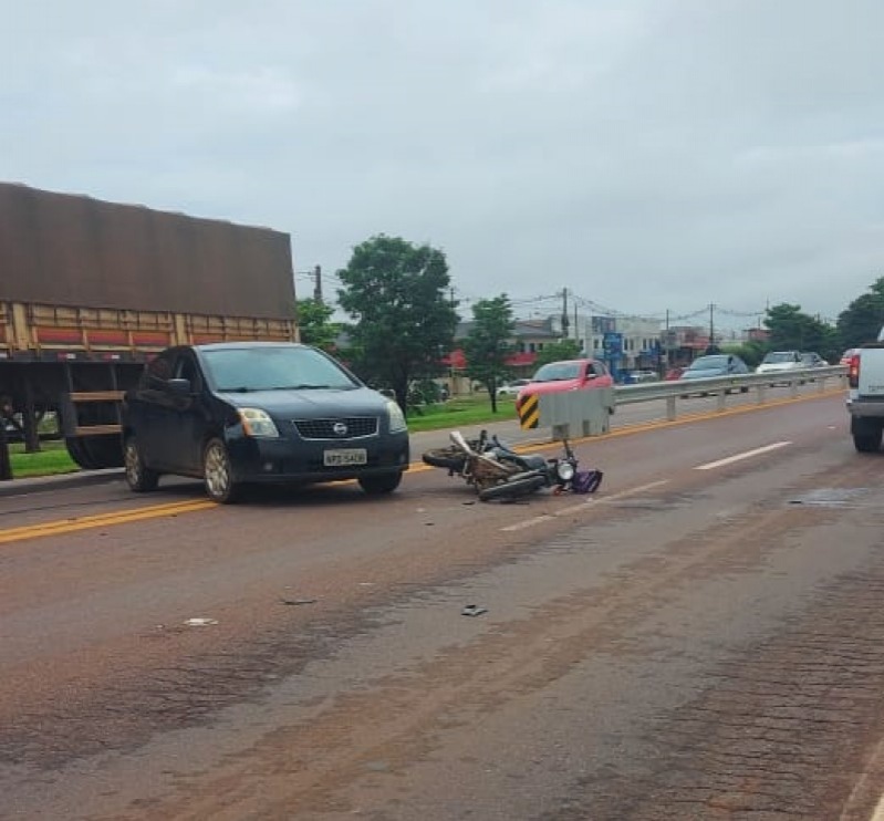 Carro realiza manobra proibida e causa acidente na BR-163 em Sinop