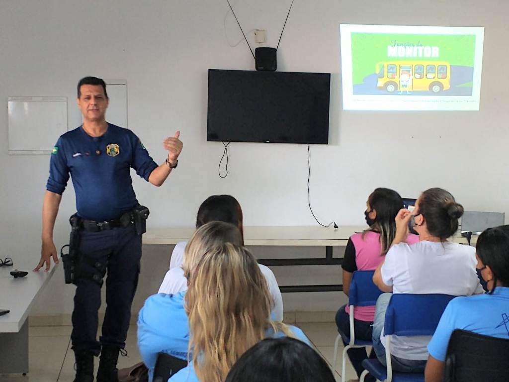Secretaria de Trânsito capacita monitores do transporte escolar de Sinop