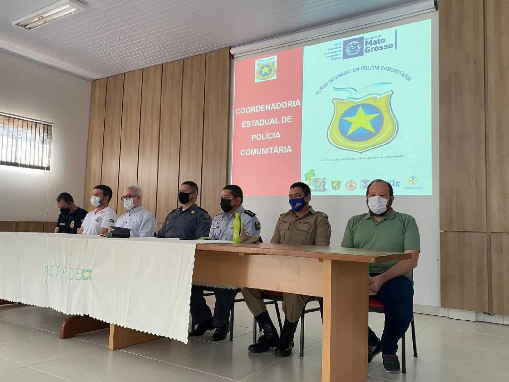 Polícia Comunitária atua no fortalecimento entre a sociedade e as forças de segurança