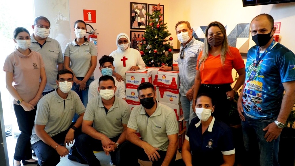 CDL e Sicoob Norte doam alimentos ao Lar Madre Vannini