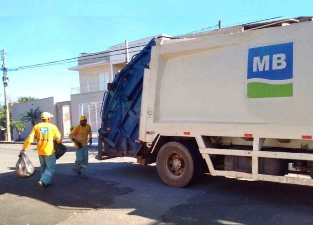 Nova empresa assume coleta do lixo com contrato ‘enxugado’