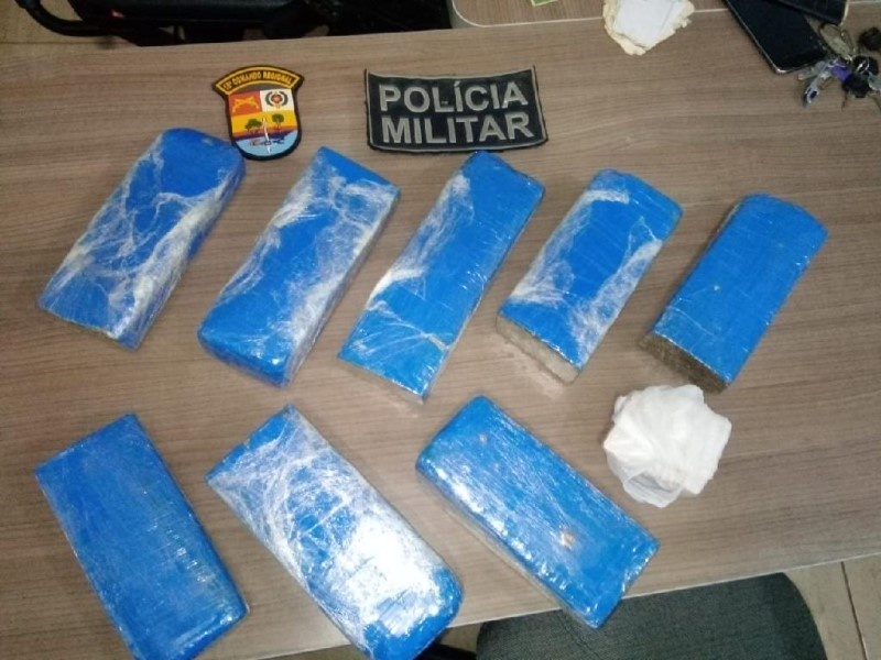 Homem é preso pela PM com 4 kg de drogas