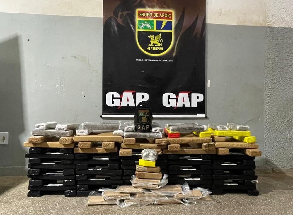 Quadrilha é presa com mais de 140 kg de drogas na Região Metropolitana