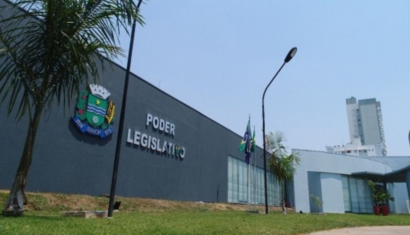 Com Zé Ramalho, juiz escracha aumento no salário dos vereadores