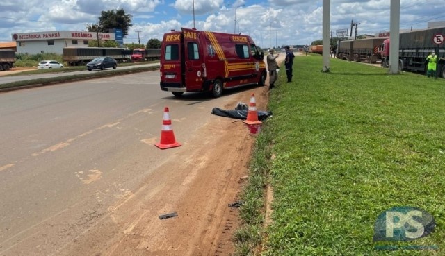 Homem morre atropelado por veículo de carga na BR-163