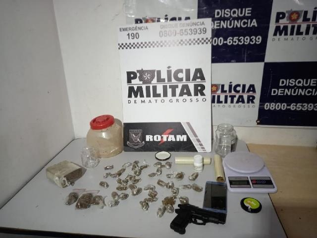 PM prende dois homens por tráfico de drogas