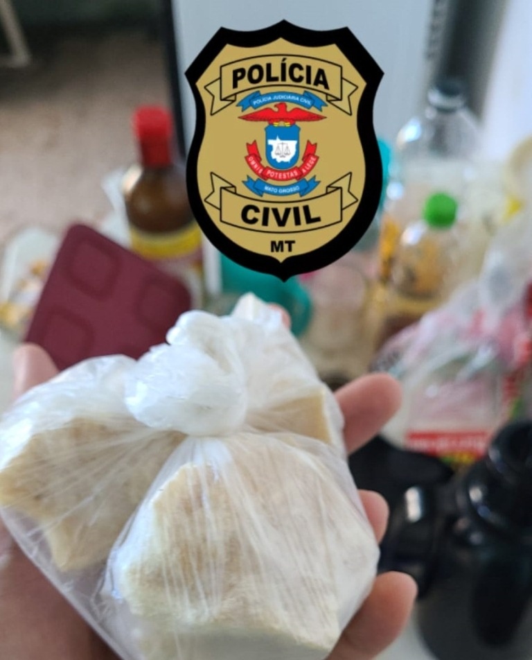 Três são presos em flagrante por tráfico; policiais apreendem moto avaliada em R$ 25 mil