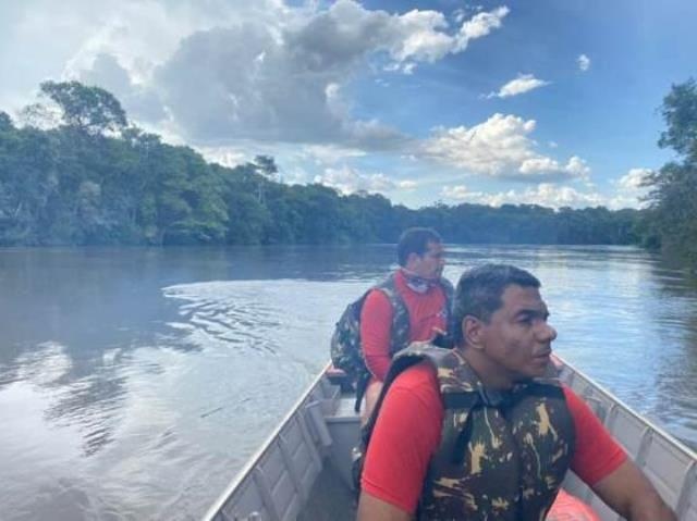 Bombeiros procuram por Idoso de 64 anos que caiu de barco