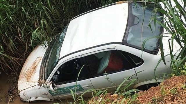 Sinop: Carro cai em 'valetão' e servidor fica ferido