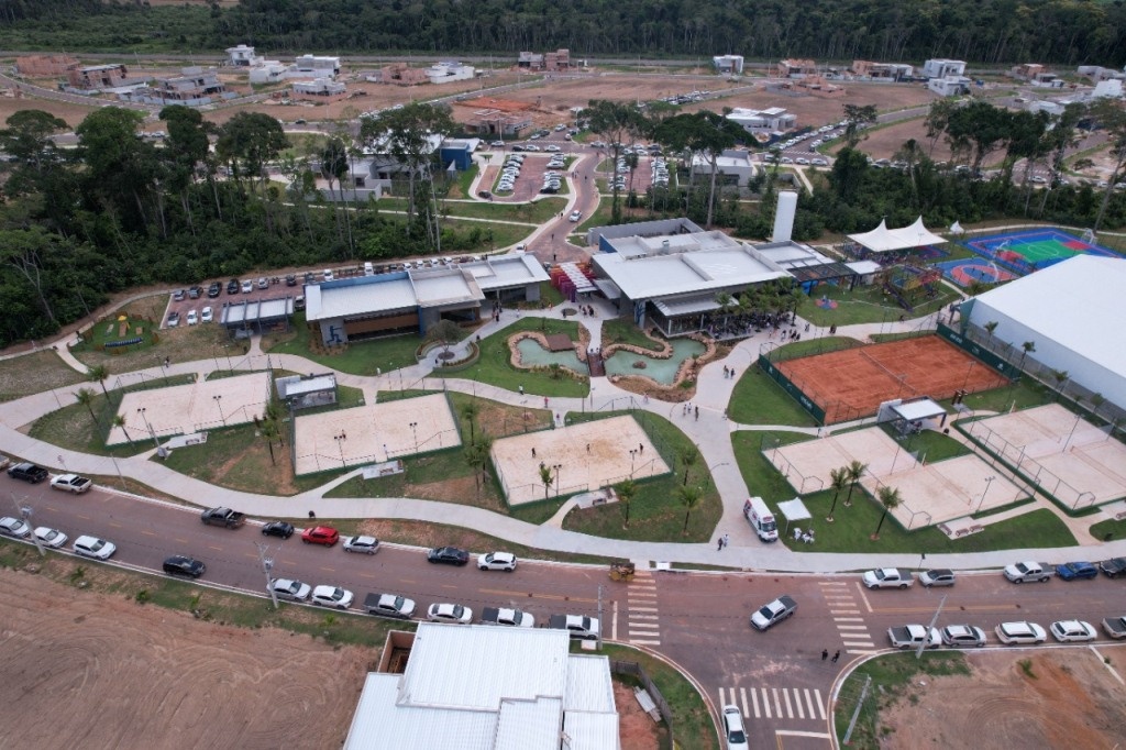 Na inauguração, condomínio horizontal já contava com 98 casas em construção