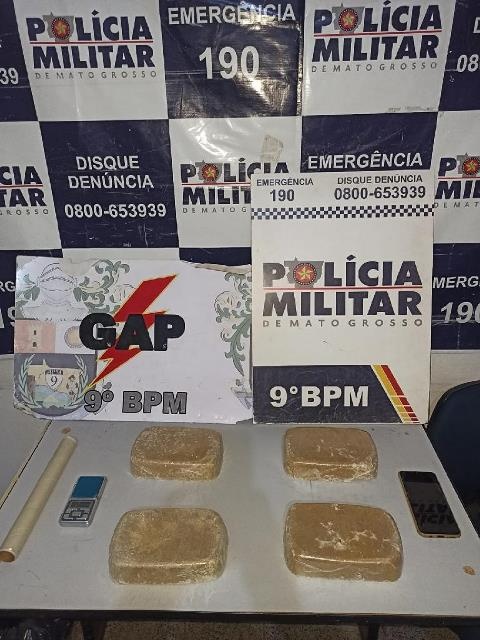 Homem é preso com quatro tabletes de pasta base de cocaína
